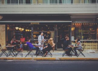 Kim są klienci przedsiębiorstwa prowadzącego działalność B2B B2C?